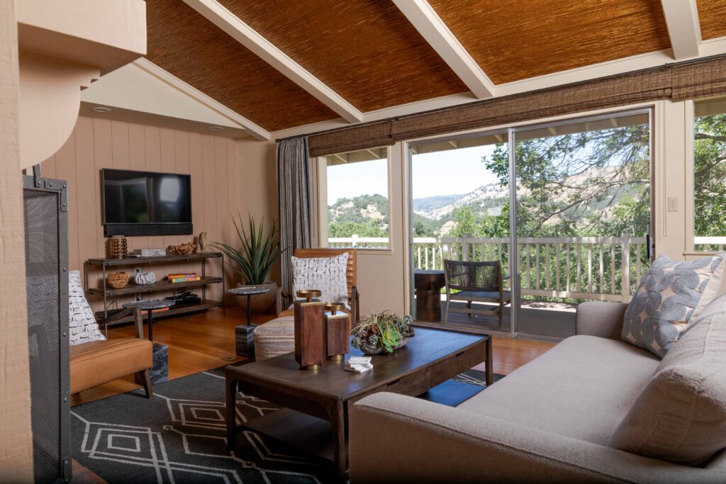 Silverado riverfront and guesthouse