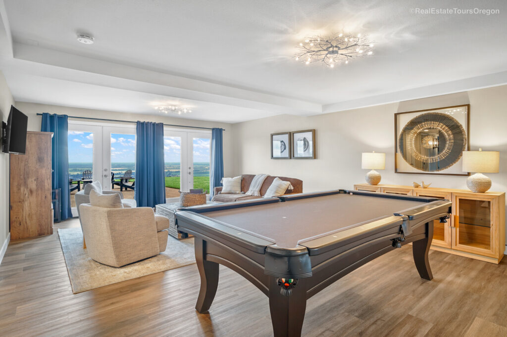 Vineyard Ridge Den