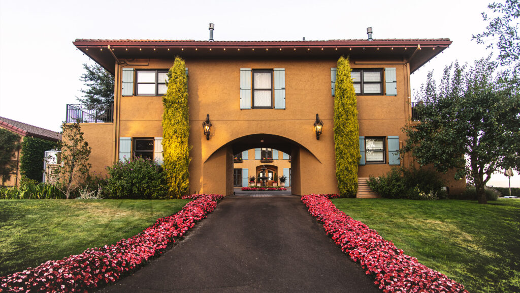 Black Walnut Inn and Vineyard carriage house