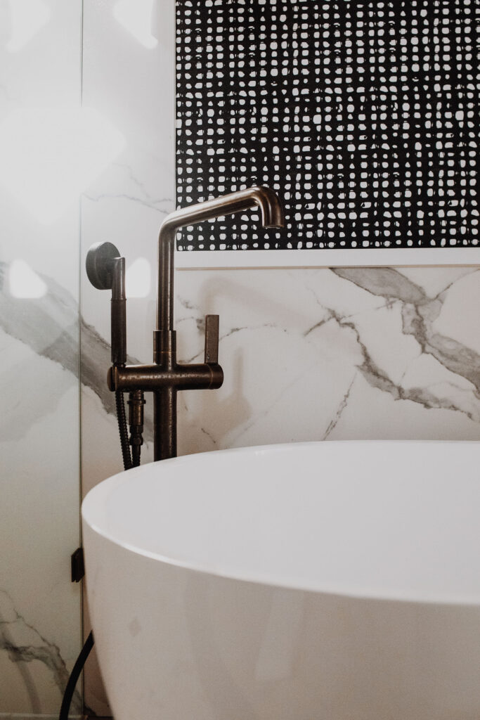Alcazar Suite Master Bathroom Tub