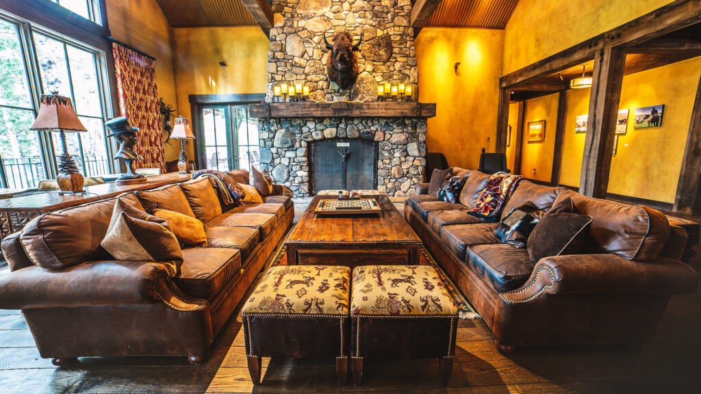 Rock Creek Cattle Company lounge